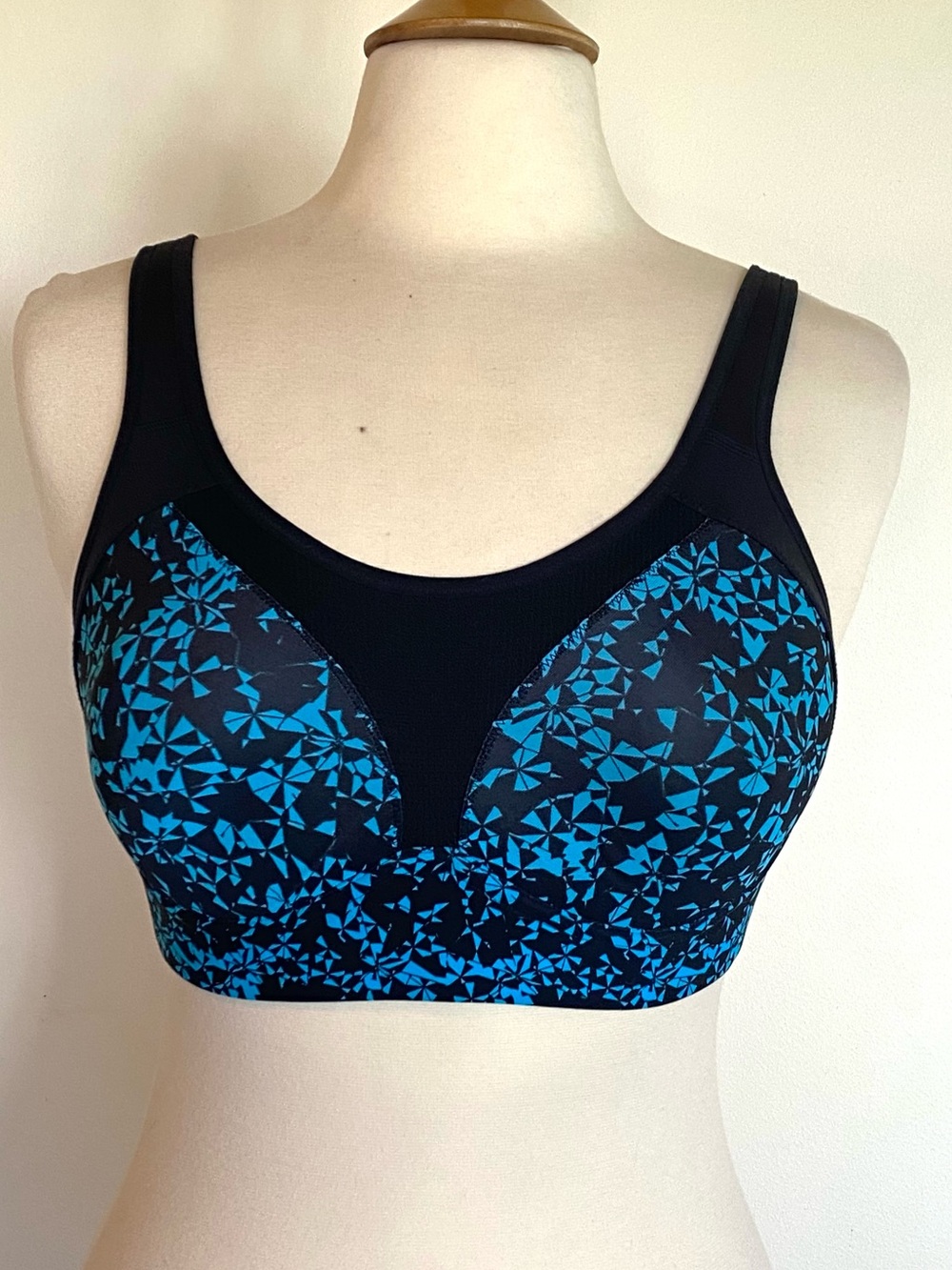Champion Black & Blue Patterned Wireless Sports Bra